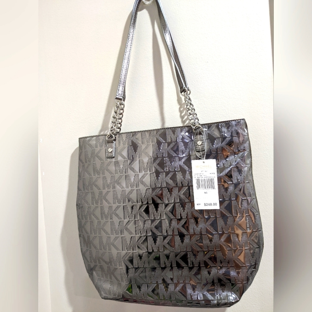 Michael Kors Jet Set Tote Bag